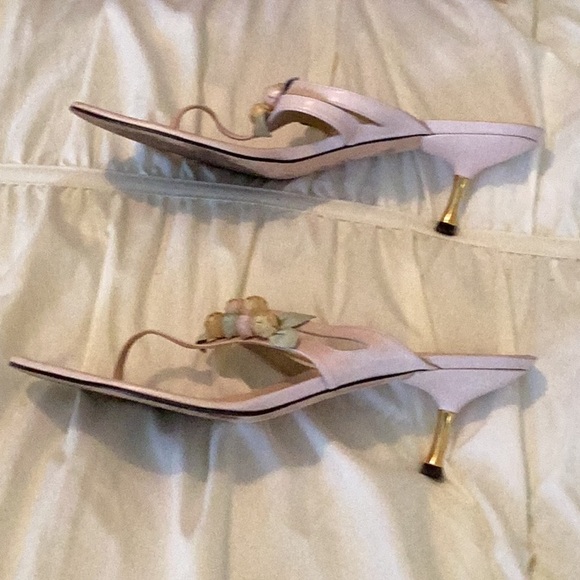 Stuart Weitzman Vintage Blush Leather Sandals w/ Leather Roses & Brass Heels - Picture 8 of 10